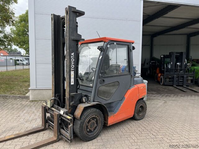 Wózek widłowy LPG Toyota 8 FG 35 N