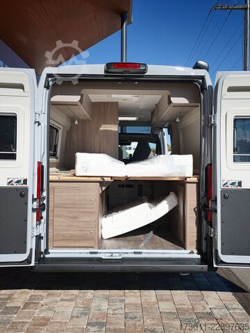 Kamper CARADO CV640 Pro+ Automat  140PS Markise ACC