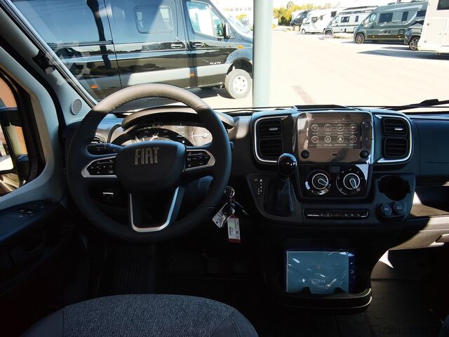 Kamper CARADO CV640 Pro+ Automat  140PS Markise ACC