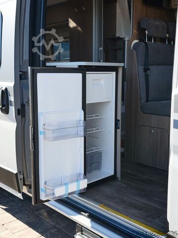Kamper CARADO CV640 Pro+ Automat  140PS Markise ACC