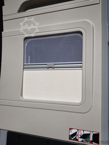 Kamper CARADO CV640 Pro+ Automat  140PS Markise ACC