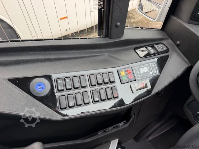 Minibus MERCEDES-BENZ Sprinter 519 CDI 31 Sitzplätze VIP Kofferraum