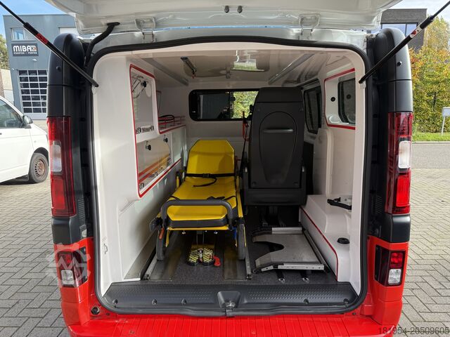 Ambulance Renault trafic 1.6dci ambulance ziekenwagen