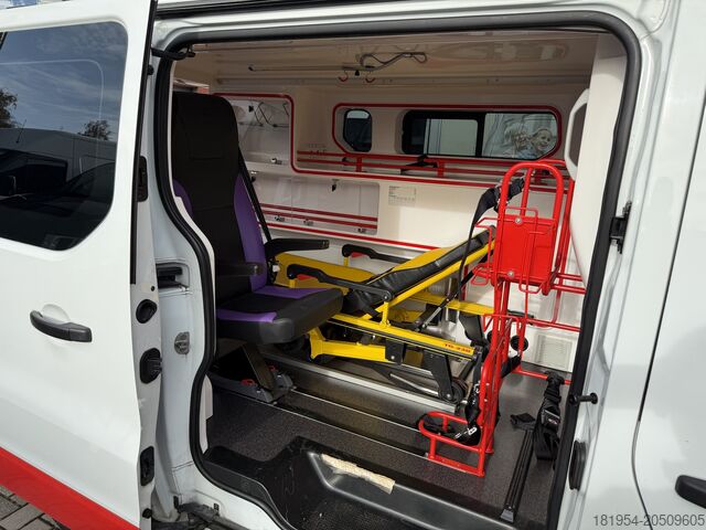 Ambulance Renault trafic 1.6dci ambulance ziekenwagen