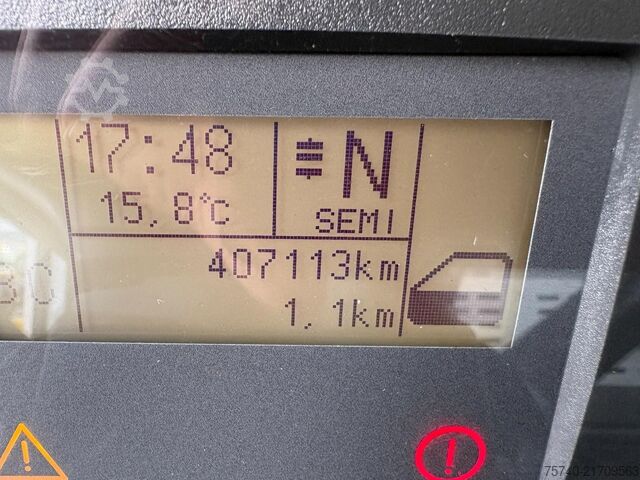 Gesloten bak Iveco 120E 210 + LOADLIFT