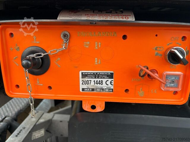 Gesloten bak Iveco 120E 210 + LOADLIFT