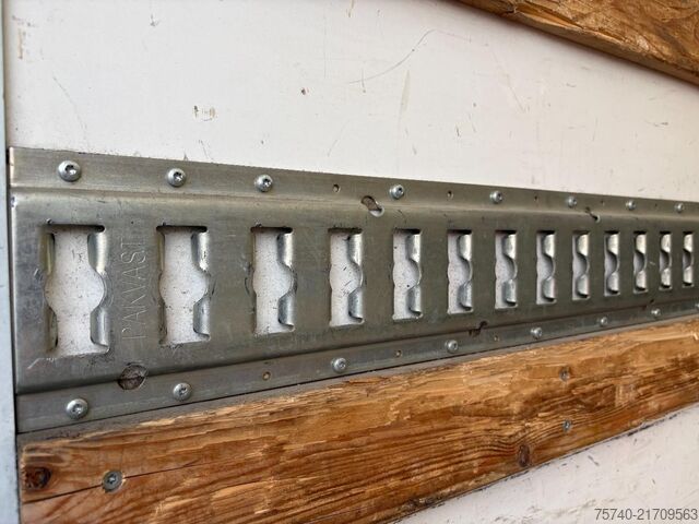 Gesloten bak Iveco 120E 210 + LOADLIFT