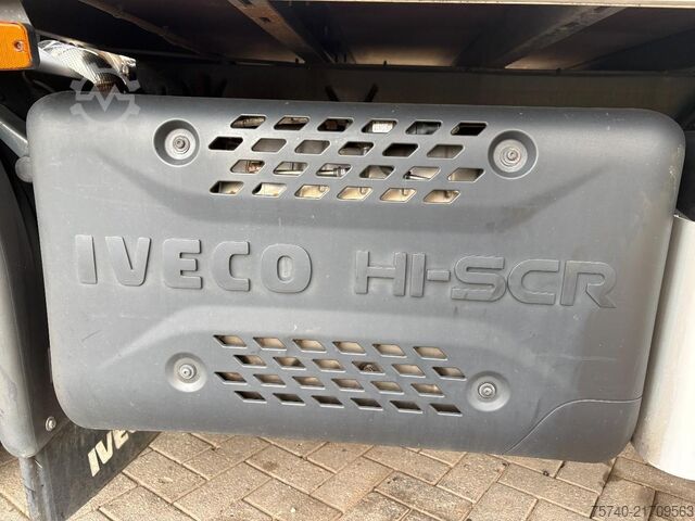 Gesloten bak Iveco 120E 210 + LOADLIFT