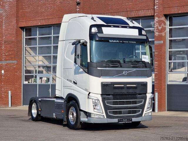 Volume SCM Volvo FH 13.500 Globetrotter XL 4x2 - Low deck - I Sa...