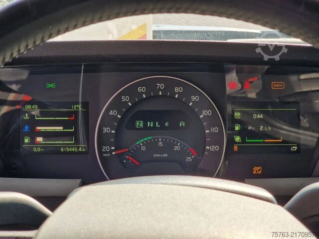 Volume SCM Volvo FH 13.500 Globetrotter XL 4x2 - Low deck - I Sa...