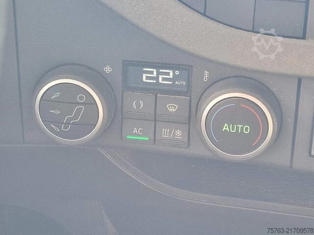 Volume SCM Volvo FH 13.500 Globetrotter XL 4x2 - Low deck - I Sa...