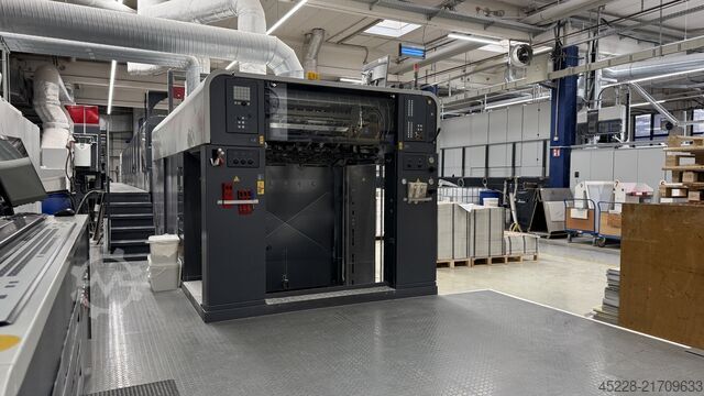 OFFSETOWA MASZYNA DRUKARSKA Z PODAWANIEM ARKUSZY Man Roland R 707 LTTLV UV Evolution + Mabeg RS 104