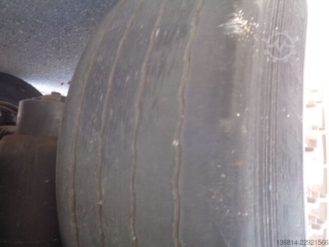 Semi-remorque bâchée  SAPL 24 LTN 385/65 R 22,5