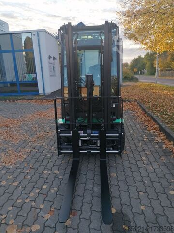 Elektromos négykerekű targonca Mitsubishi FB50CN