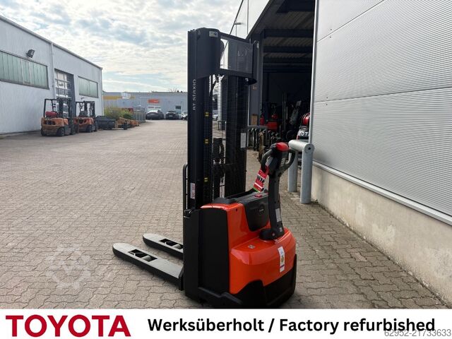 Manuel istifleyici Toyota SWE 140 / Akku 100%