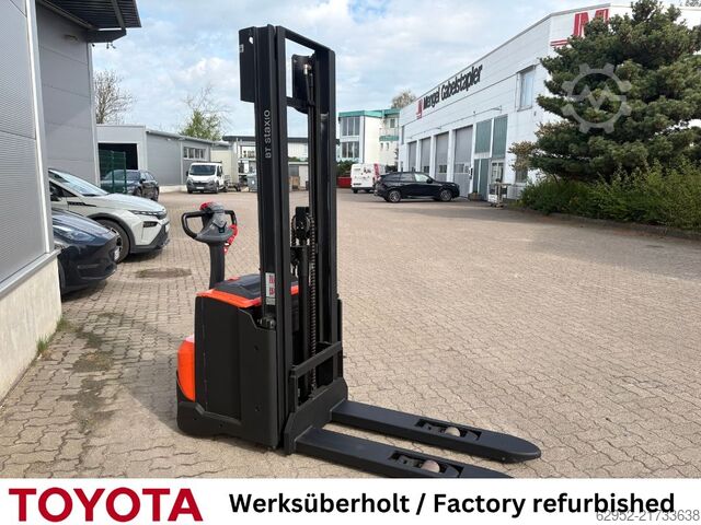 Manuel istifleyici Toyota SWE 120 L / Akku neu!