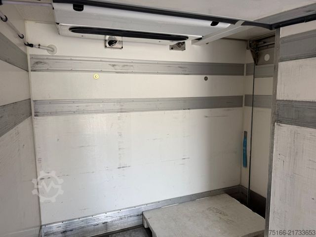 Soğutuculu kamyon MERCEDES-BENZ ATEGO 1324 L Kühlkoffer 5,50 m LBW 1,5 T*THERMO