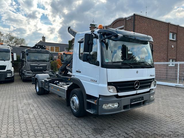 Kanca kasalı yük kamyonu (roll-off) MERCEDES-BENZ 1324  Atego Abroller 4x2