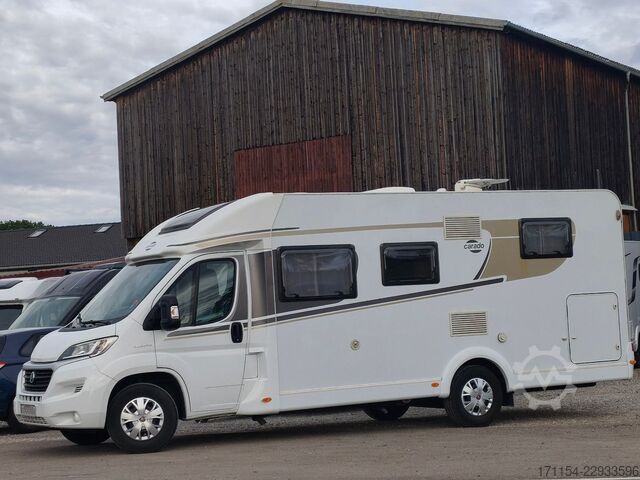 Halvintegreret autocamper CARADO T448