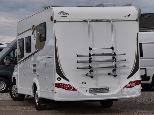 Halvintegreret autocamper CARADO T448