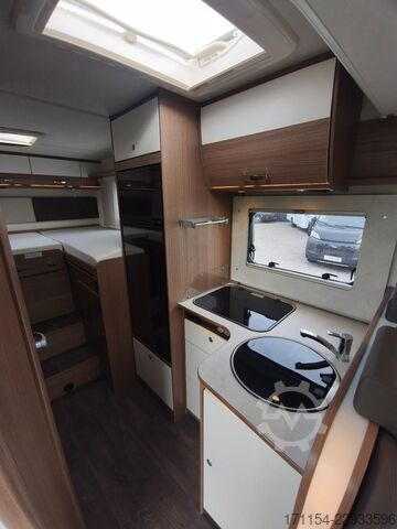 Halvintegreret autocamper CARADO T448