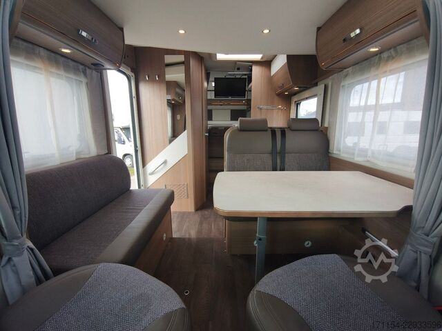 Halvintegreret autocamper CARADO T448