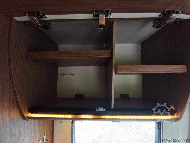 Halvintegreret autocamper CARADO T448