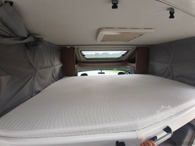 Halvintegreret autocamper CARADO T448