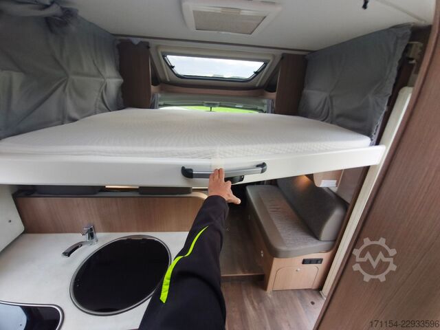Halvintegreret autocamper CARADO T448