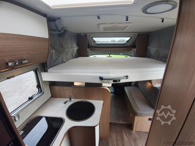 Halvintegreret autocamper CARADO T448