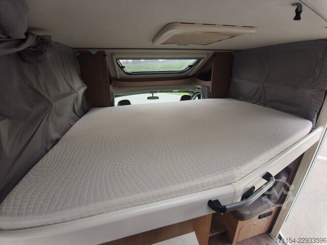 Halvintegreret autocamper CARADO T448
