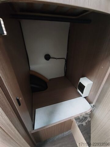 Halvintegreret autocamper CARADO T448