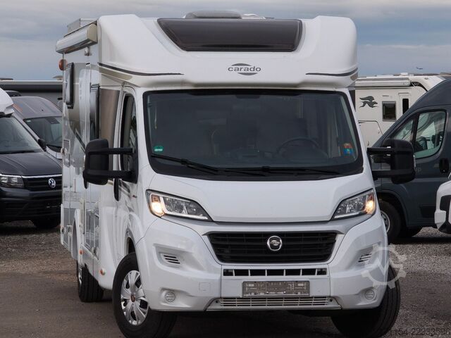 Halvintegreret autocamper CARADO T448