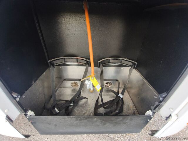 Halvintegreret autocamper CARADO T448