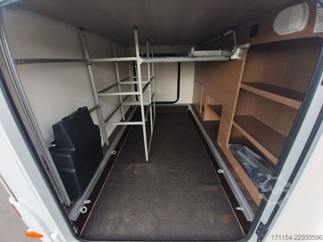 Halvintegreret autocamper CARADO T448