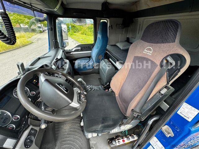 Driezijdige kipper MAN TGS 33.480 / 6X4 / Mei BORDM /25m Kran Palfinger