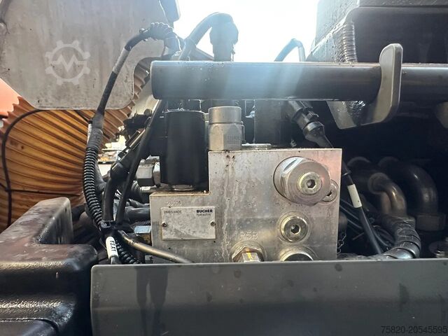 Barredora Bucher CITYCAT V20