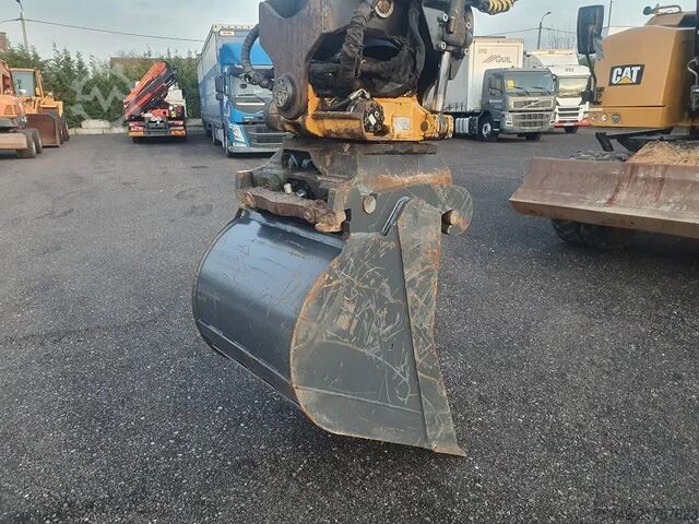 Excavator pe roți Caterpillar M316F