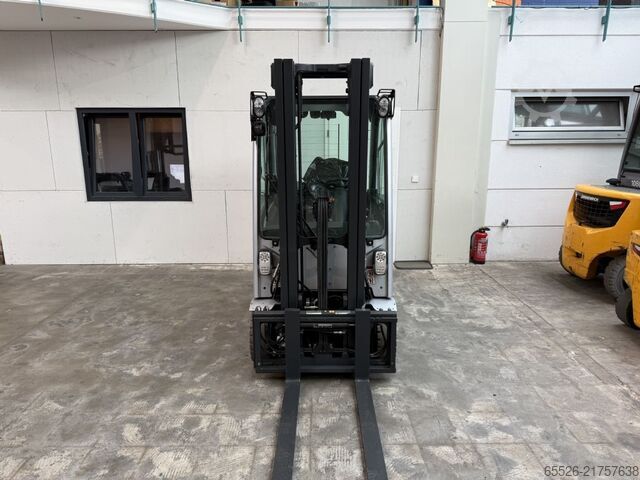 Elektrisk 3 -hjulet gaffeltruck Still RX 20-16 / Kabine / 4436 Std.