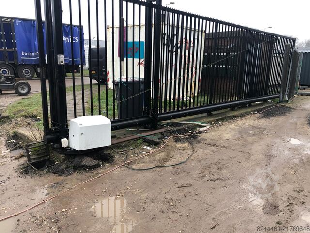 Ηλεκτρική συρόμενη πύλη (10,00x2,40 μ)  