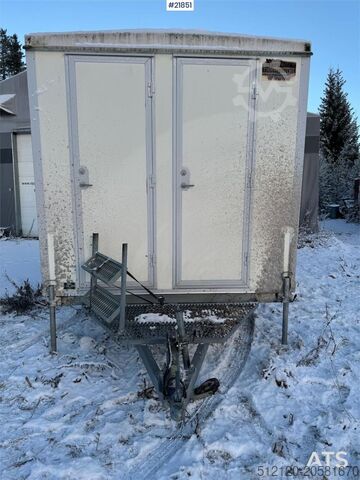 Kontener socjalny z toaletą spalającą  Arbeidsbrakke m/ forbrenningstoalett