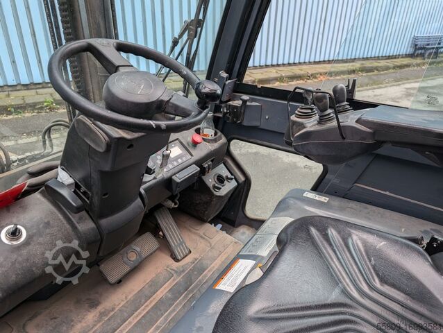 Electric 4-wheel forklift Toyota 8FBMT25 // 1644 Betriebsstunden // Elektro