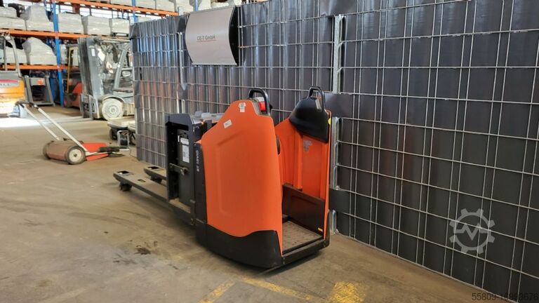 Electric Pallet Truck Toyota LPE220 // Elektro // UVV