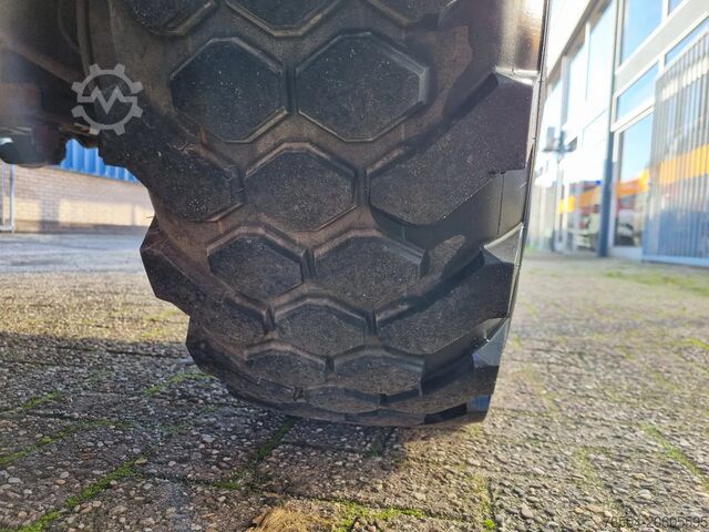 Wóz strażacki Iveco Magirus EUROFIRE/ 95E18 4x4 FIRETRUCK / EXPEDIT...