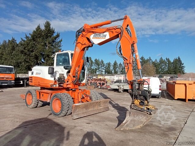 Grävmaskin på hjul Takeuchi TB 295 W with Rototilt and 3 excavator buckets