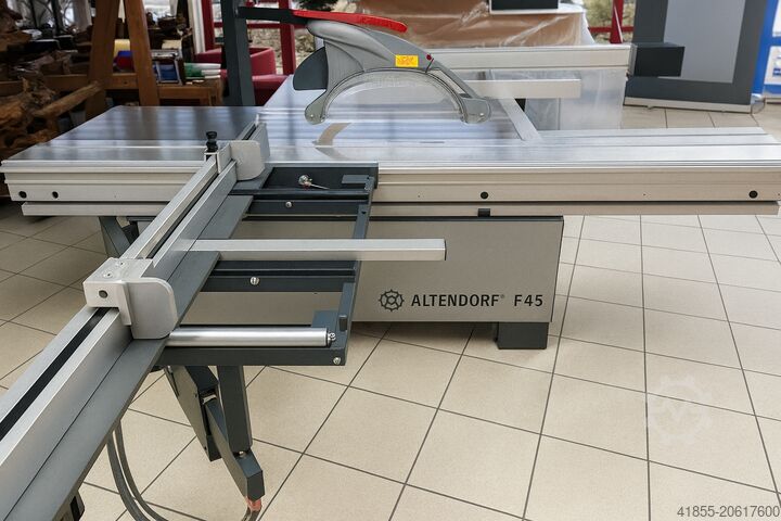 Συρόμενο τραπέζι πριόνι Altendorf F45 CNC rechts/links Variomotor