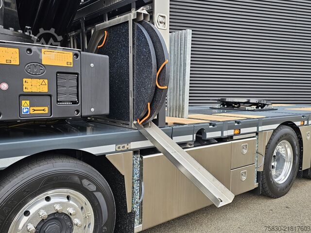 Jeřábové vozidlo Scania R590 V8 / 8x2 / HMF 9520 + JIB + LIER / TREKKER...