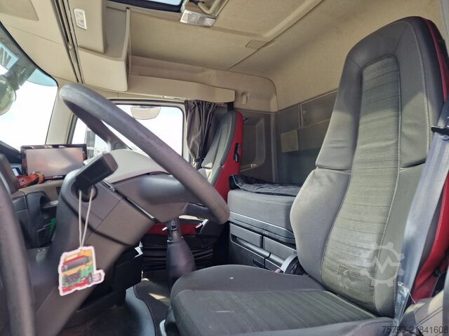 Koffer Volvo FH 13.420 6x2 - Box - Loadlift - Manual gearbox...