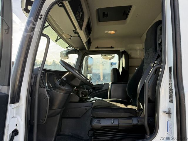 Camion de boissons MERCEDES-BENZ ANTOS 2540 L Getränkekoffer 7,40 m LBW 2 T*LENK