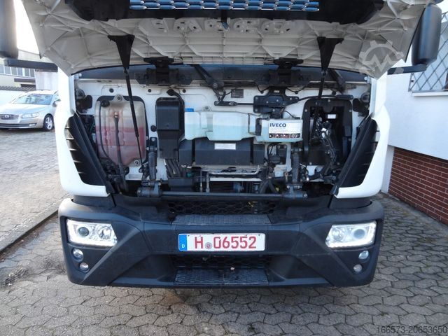 Vrachtwagen met bakwagen IVECO Eurocargo 140E28